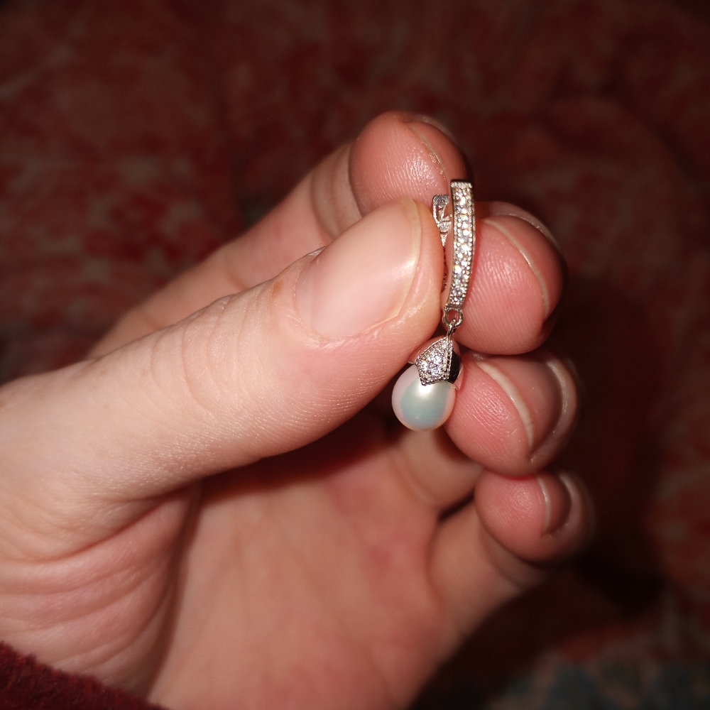 Pretty .925 sterling silver pearl earrings